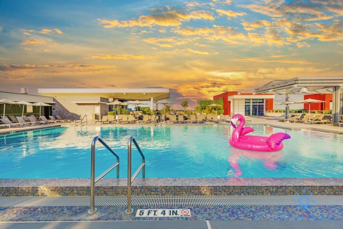 Tropical Oasis - Rooftop Pool- Near Beach - Gym Hollywood Zewnętrze zdjęcie